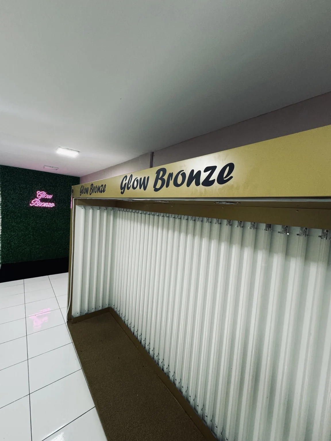 Ambiente da Glow Bronze RJ
